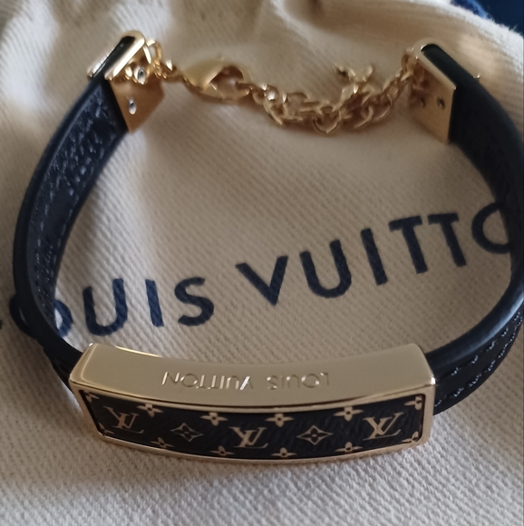 Authentic Louis Vuitton - Picture 2 of 7